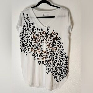 Xersion White Leopard Graphic Women's Tee Size Large
